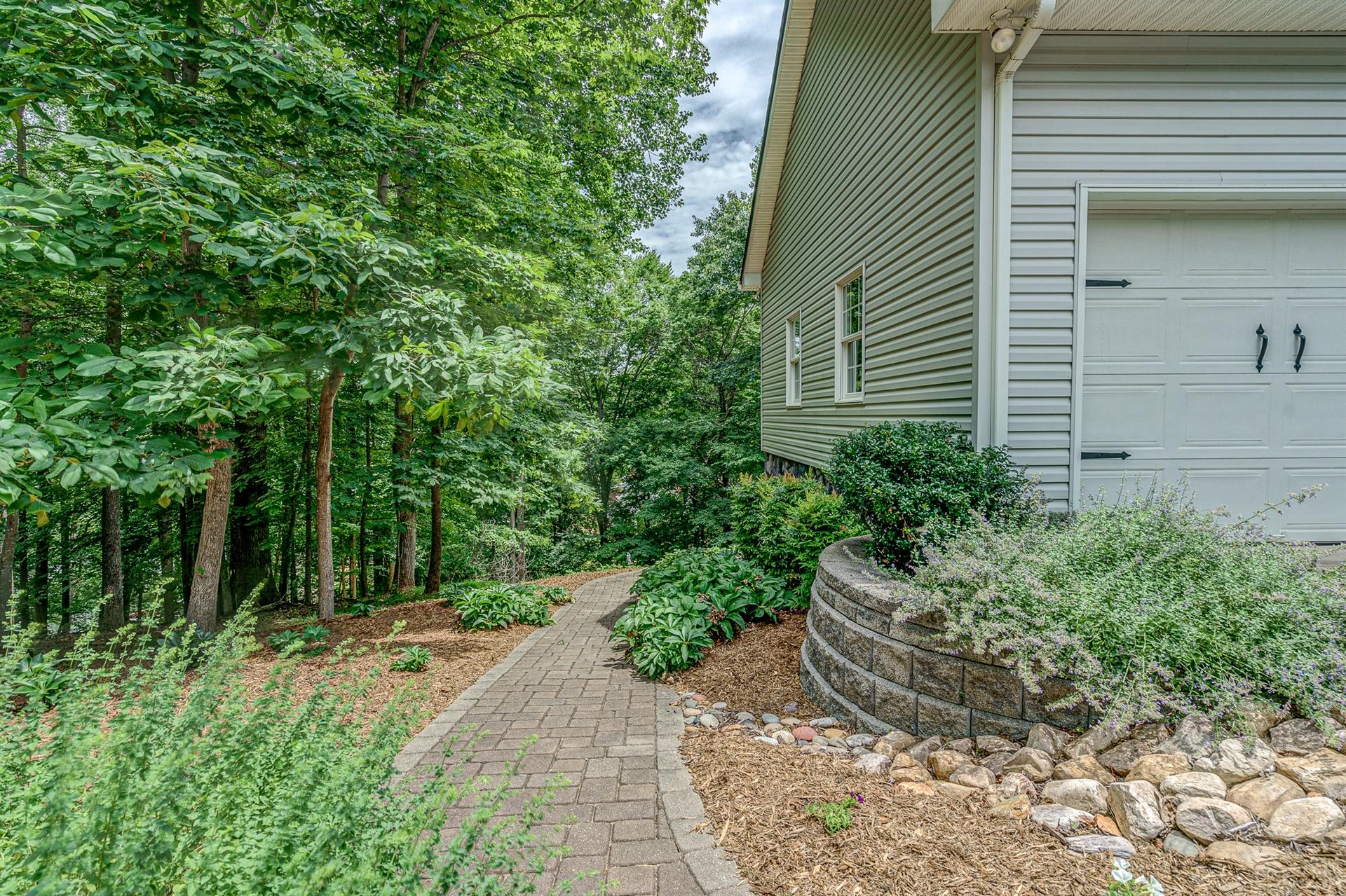 111 Woodley Road Moneta, VA 24121 - Photo 44 of 54 44-111 Woodley Rd 044