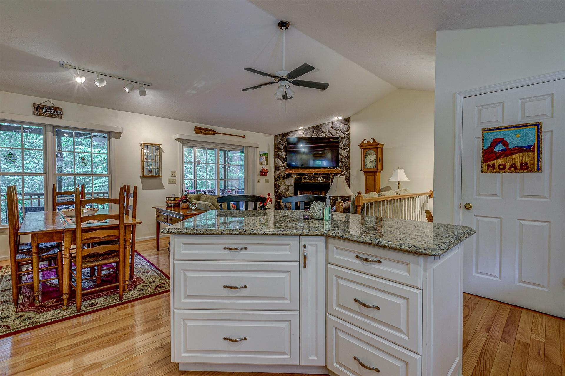 111 Woodley Road Moneta, VA 24121 - Photo 9 of 54 09-111 Woodley Rd 009