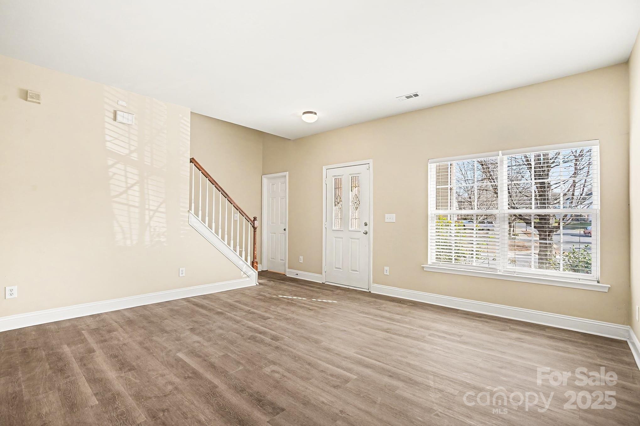 9329 Seamill Road Charlotte, NC 28278 - Photo 2 of 24