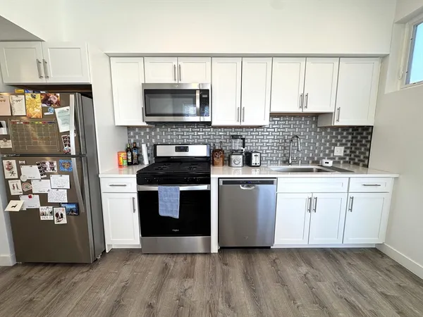 $2,600 | 302 Broadway, Unit 301, Everett, MA 02149