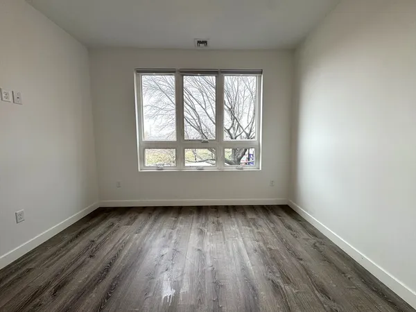 $2,600 | 302 Broadway, Unit 301, Everett, MA 02149