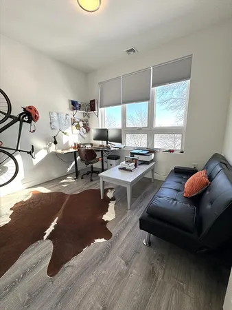 $2,600 | 302 Broadway, Unit 301, Everett, MA 02149