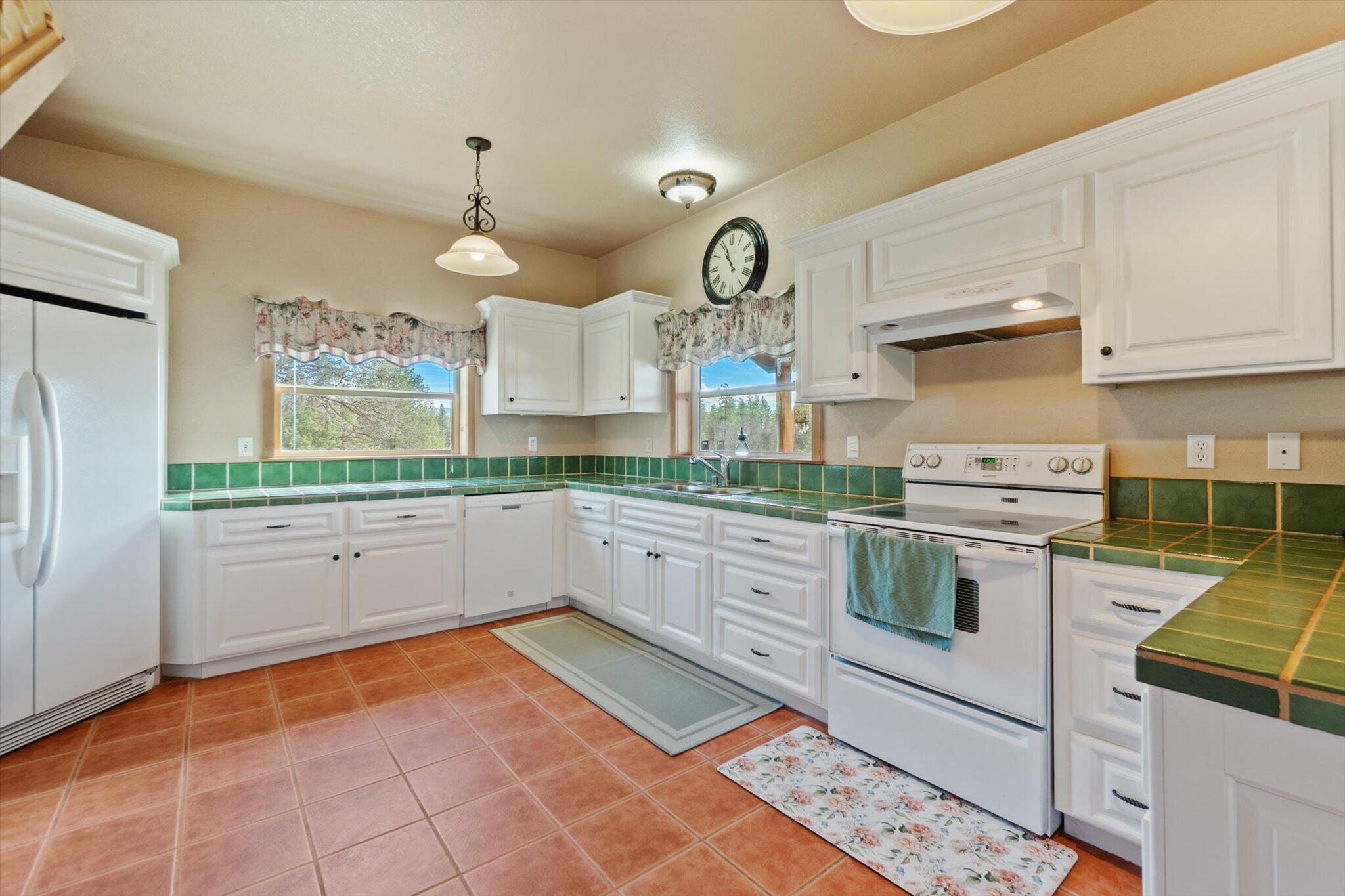 26519 Pittville Totten Road McArthur, CA 96056 - Photo 18 of 68 15-BiggerFlow Real Estate Media-13