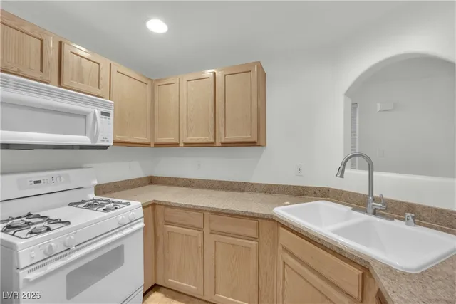 $1,783 | 1608 Cardinal Bluff Drive, Unit 103, Las Vegas, NV 89128