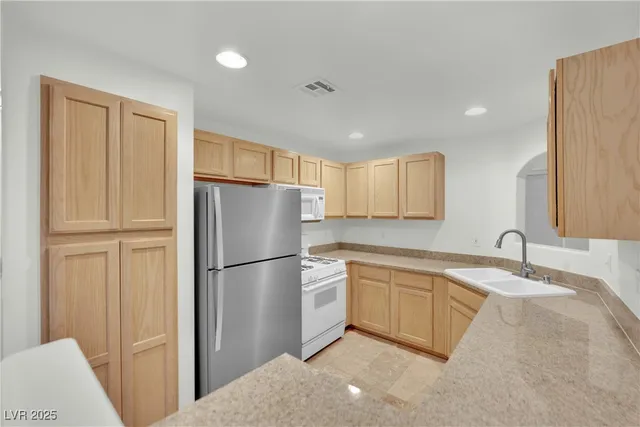 $1,783 | 1608 Cardinal Bluff Drive, Unit 103, Las Vegas, NV 89128