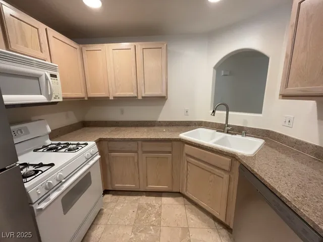 $1,783 | 1608 Cardinal Bluff Drive, Unit 103, Las Vegas, NV 89128
