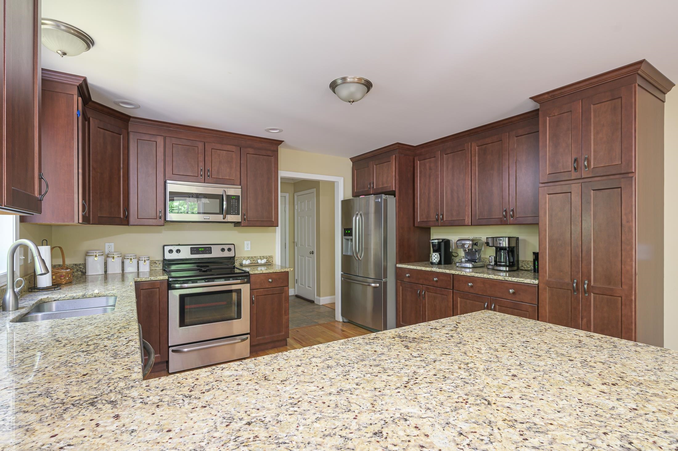 21 Walnut Hill Road Sandown, NH 03873 - Photo 4 of 40