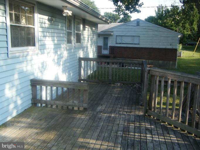3736 Springdell Avenue Randallstown, MD 21133 - Photo 23 of 29 Deck