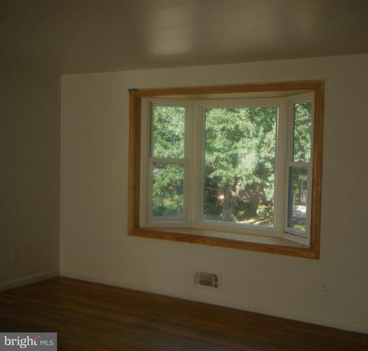 3736 Springdell Avenue Randallstown, MD 21133 - Photo 8 of 29 Living Room