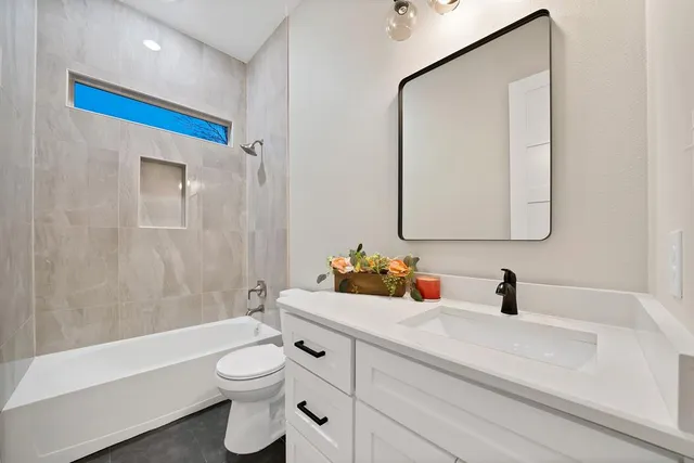 $330,000 | 2922 Pearl Avenue, Fort Worth, TX 76106