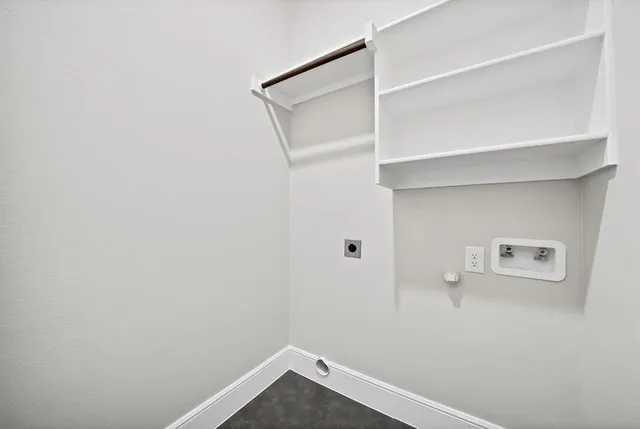 $330,000 | 2922 Pearl Avenue, Fort Worth, TX 76106