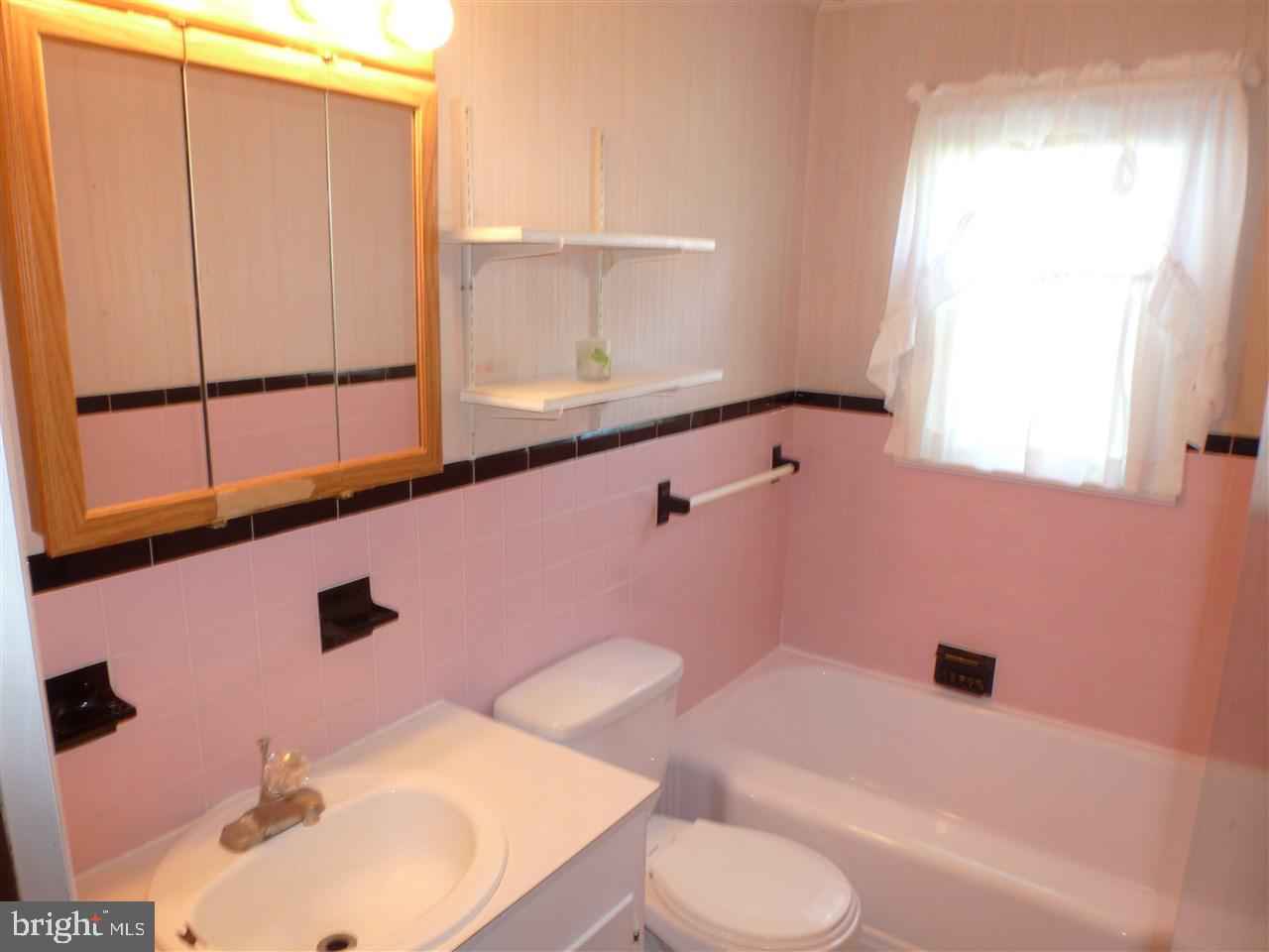 41 Oneida Road Camp Hill, PA 17011 - Photo 6 of 10 Gallery Image 6