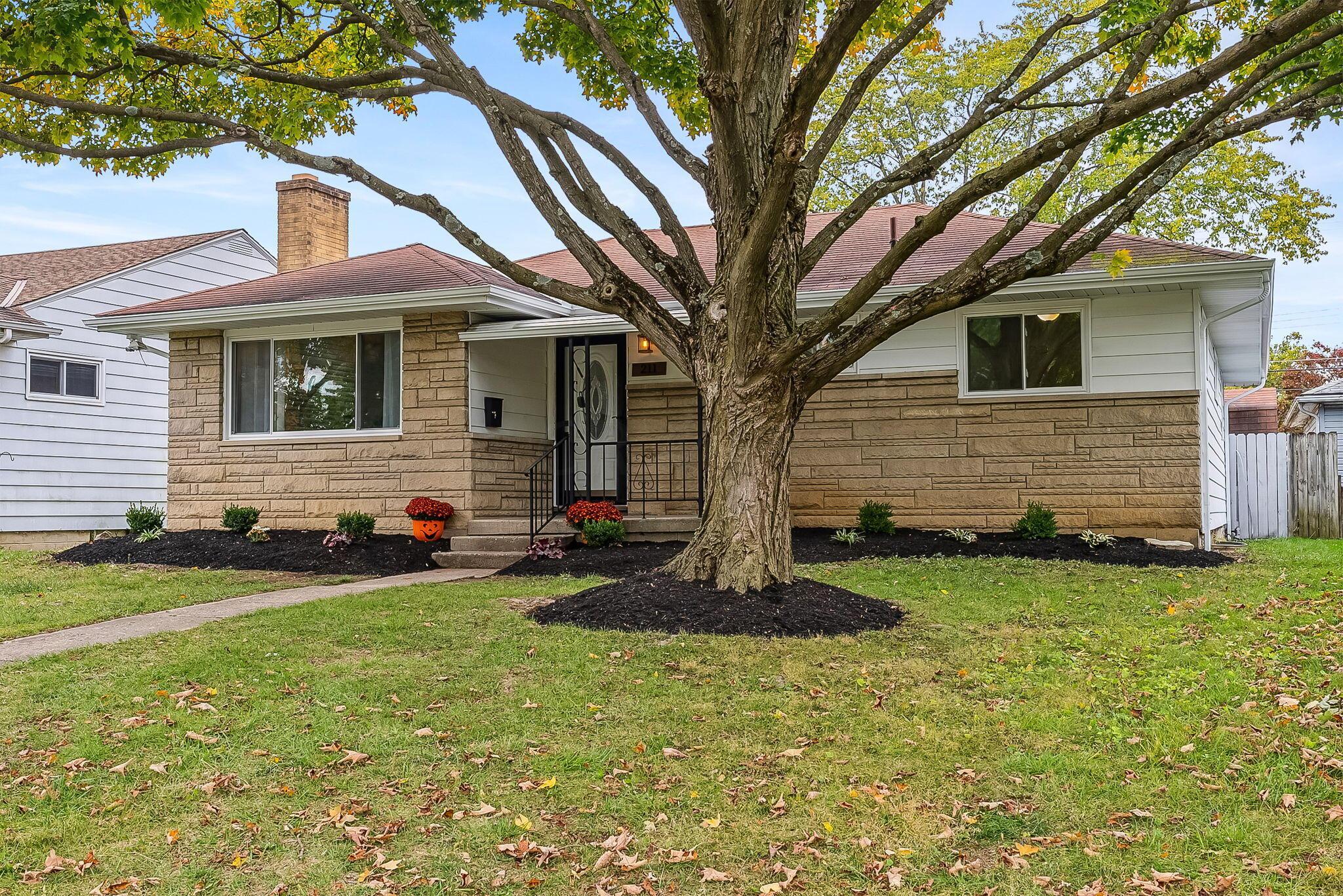 211 Oxley Road Columbus, OH 43228 - Photo 37 of 43 FRONT EXTERIOR