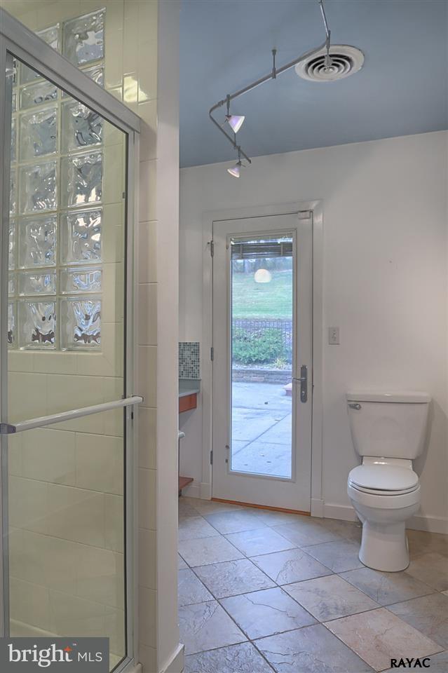 2355 Springwood Road York, PA 17402 - Photo 23 of 35 Gallery Image 23