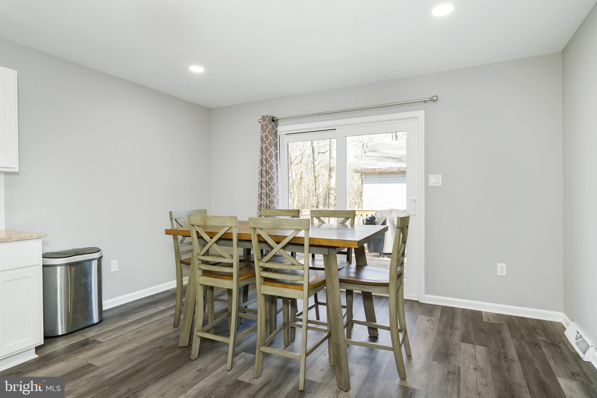 963 Shady Beach Road Elkton, MD 21921 - Photo 12 of 25 Dining area