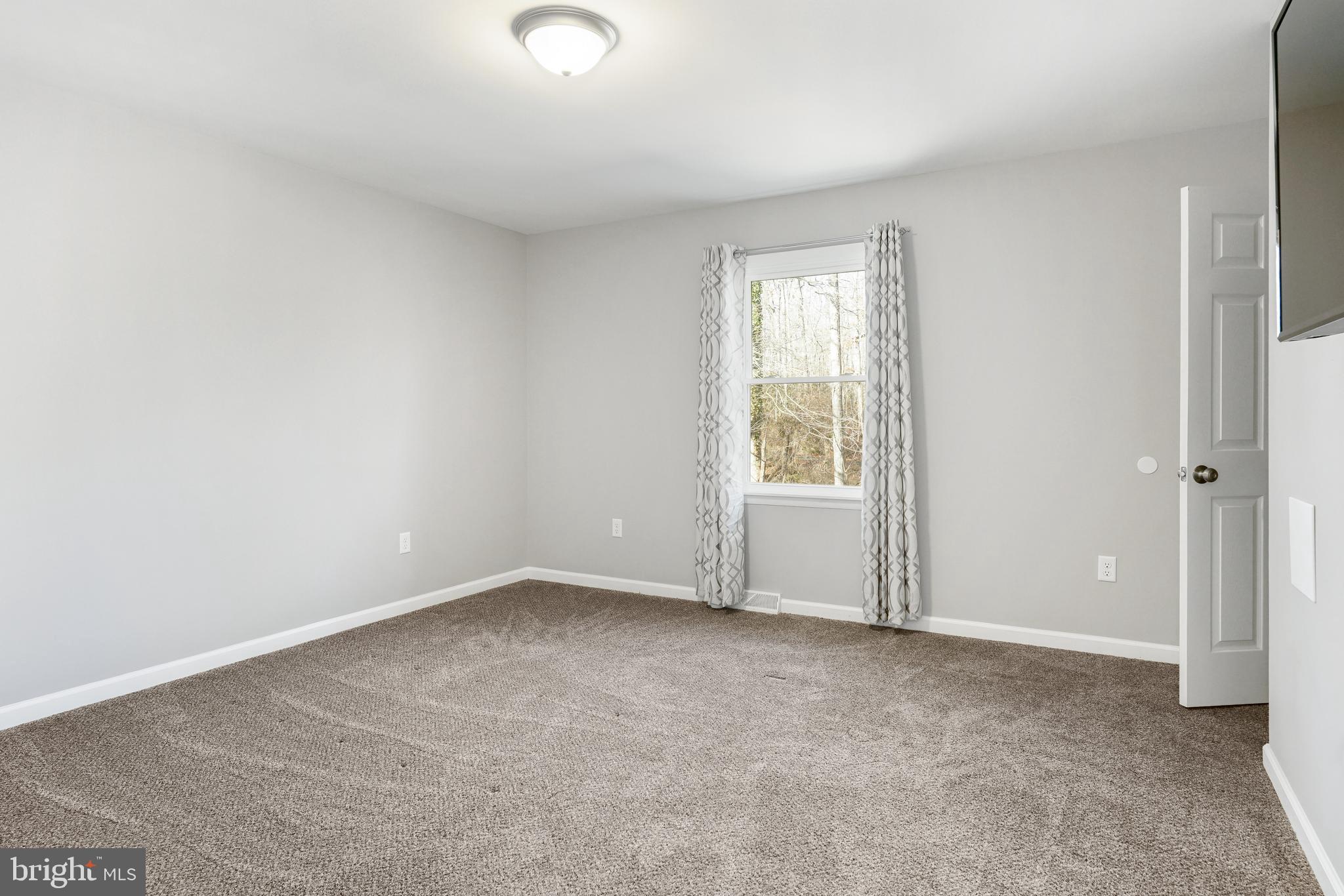 963 Shady Beach Road Elkton, MD 21921 - Photo 14 of 25 Primary bedroom