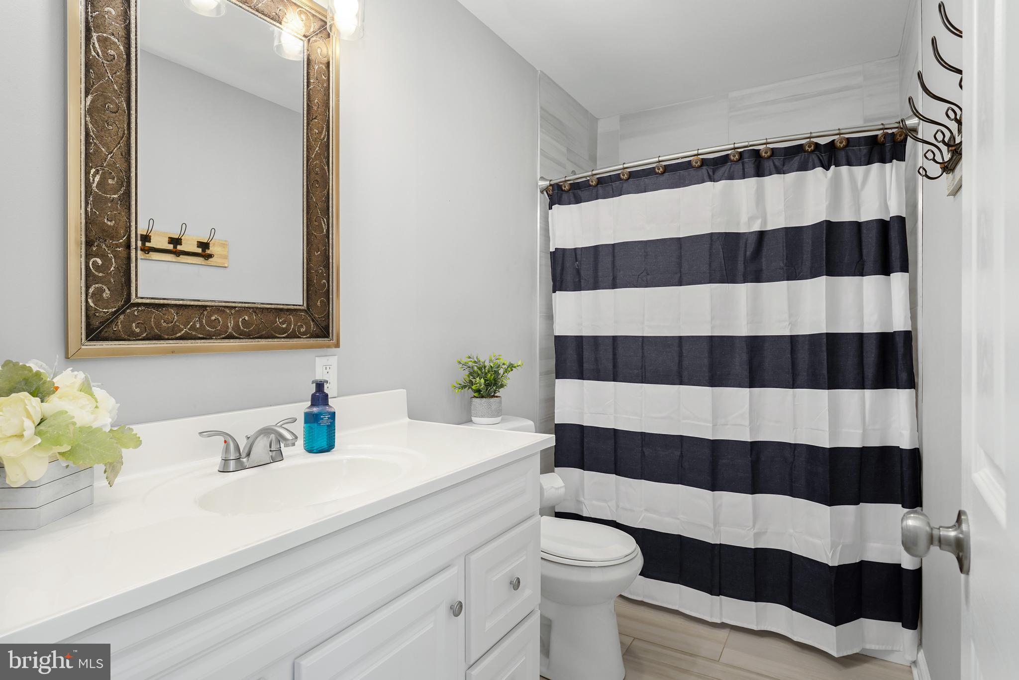 963 Shady Beach Road Elkton, MD 21921 - Photo 18 of 25 Renovated full bath