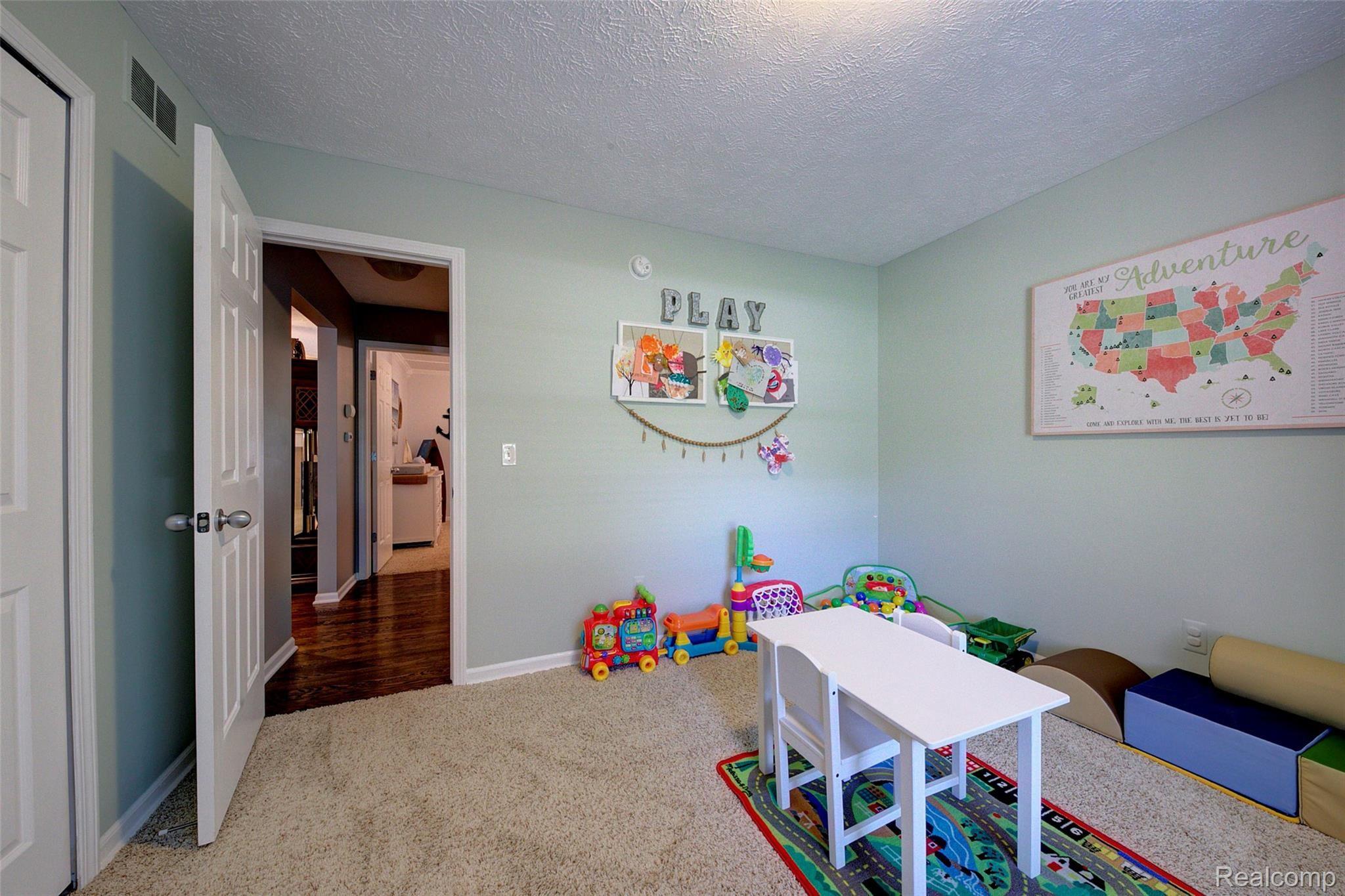3100 Ridley Way Howell, MI 48843 - Photo 34 of 55 Bed 2-2.jpg