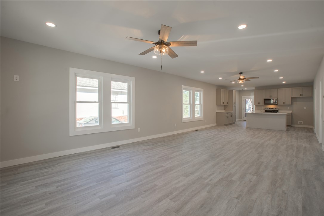 929 East Whitner Street Anderson, SC 29624 - Photo 5 of 34