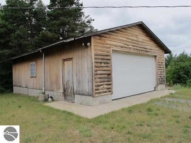653 Thomas Road South Boardman, MI 49680 - Photo 31 of 42 1786786-30.JPG