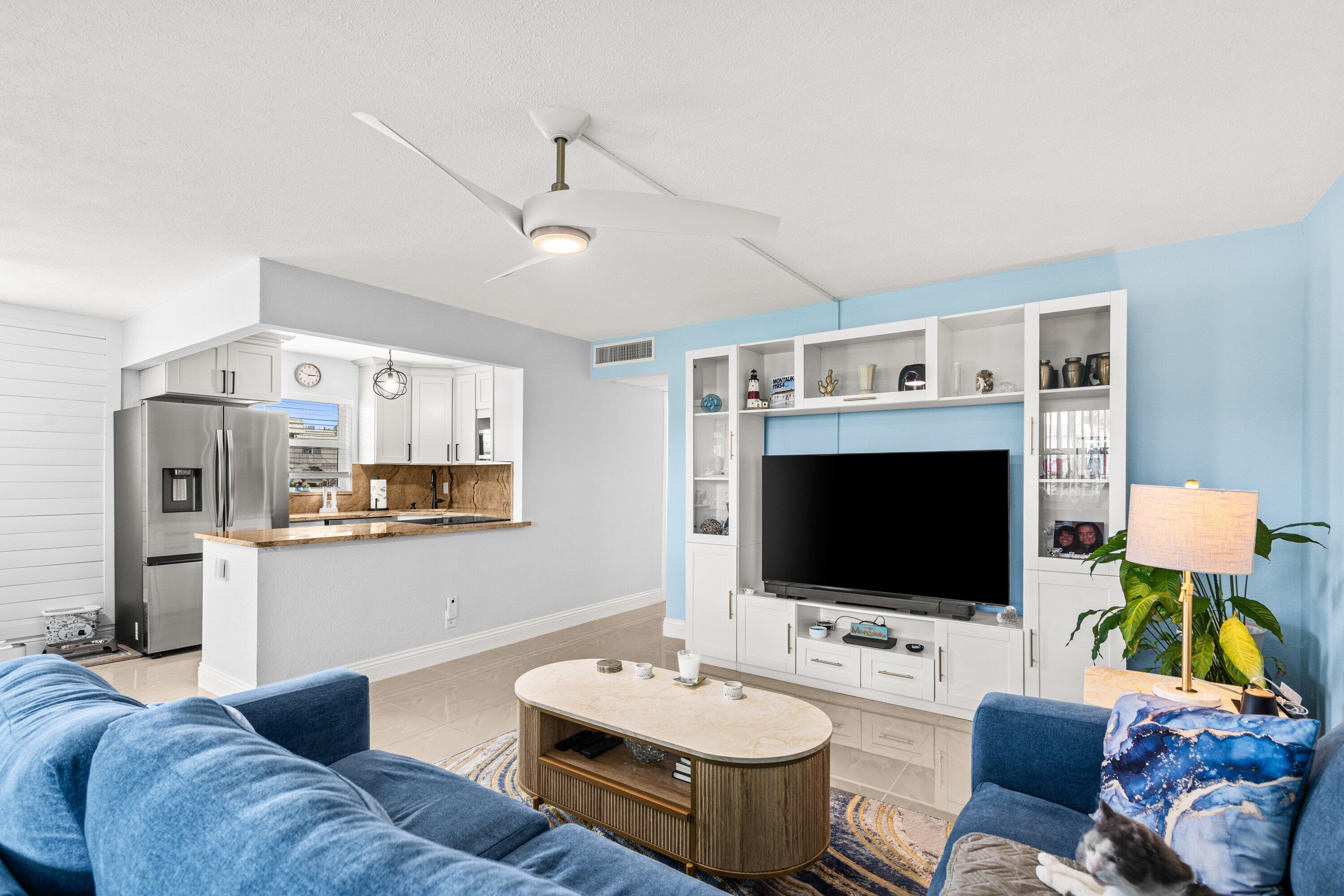 360 Monaco Court, Unit 360 Delray Beach, FL 33446 - Photo 5 of 26 Living Room 4