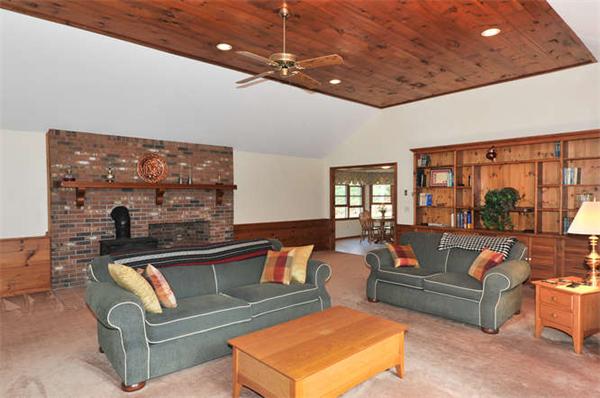 9 Ordway Road Hudson, MA 01749 - Photo 8 of 17 Gallery Image 8