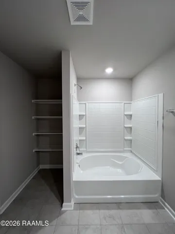 $2,200 | 111 Still Lk Drive, Duson, LA 70529