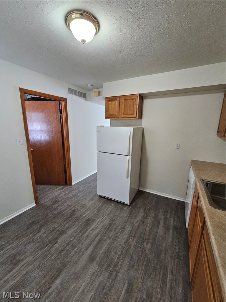 111 East Sprague Road Seven Hills, OH 44131 - Photo 5 of 12