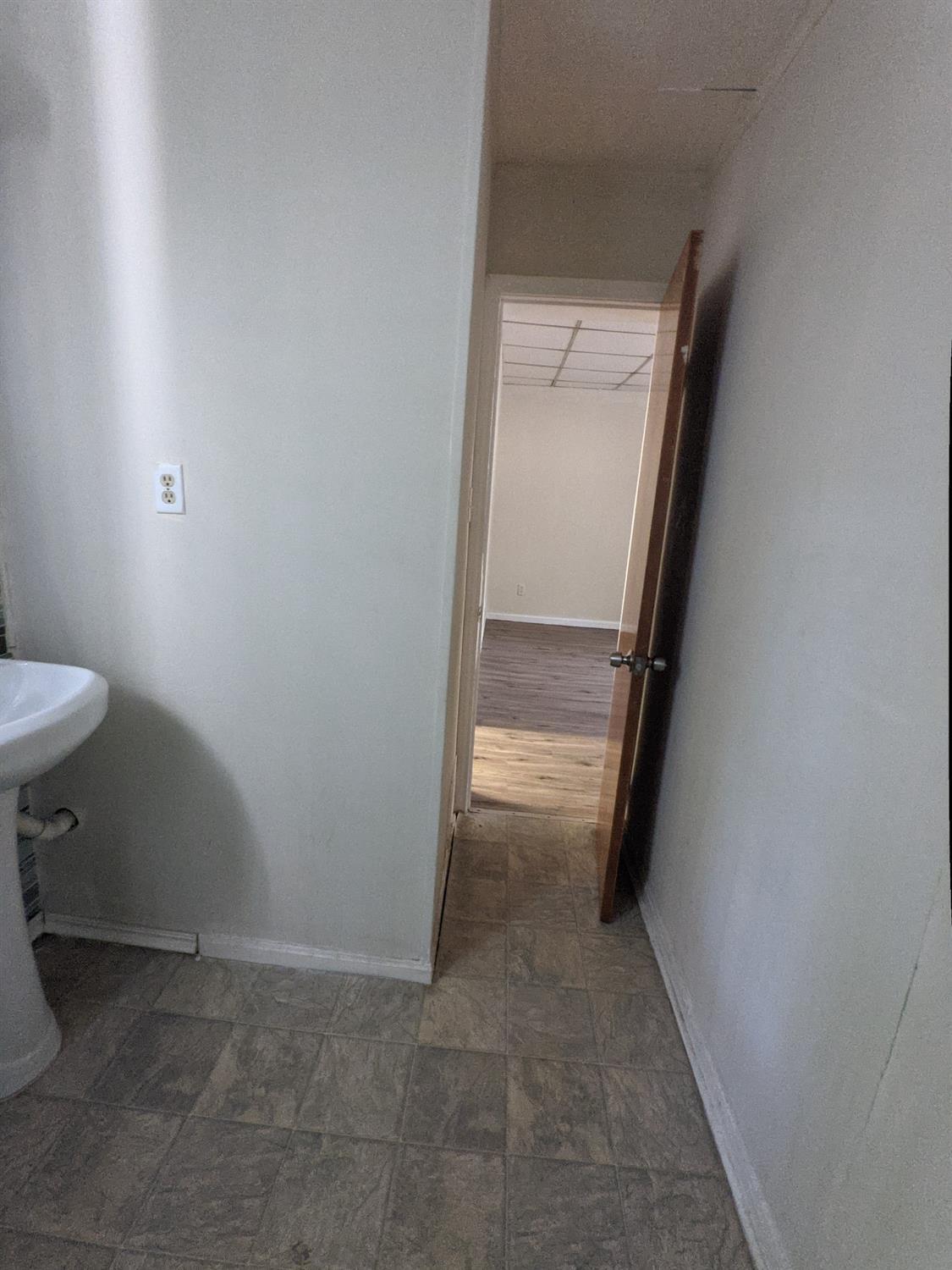 2234 Ravine Street Cincinnati, OH 45219 - Photo 7 of 14