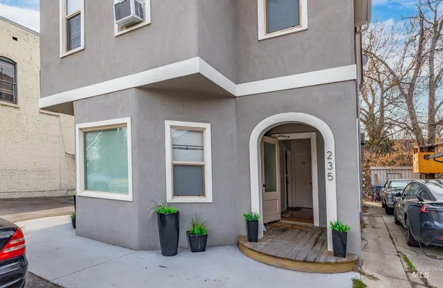 $900,000 | 235 East Warm Springs Avenue, Boise, ID 83712