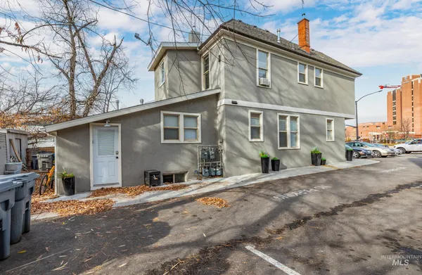 $900,000 | 235 East Warm Springs Avenue, Boise, ID 83712