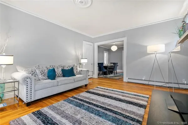 $3,100 | 842 Edgewood Avenue, Unit 1, New Haven, CT 06515