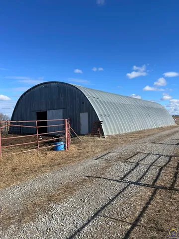 $320,000 | 18541 South Stanley Road, Overbrook, KS 66524