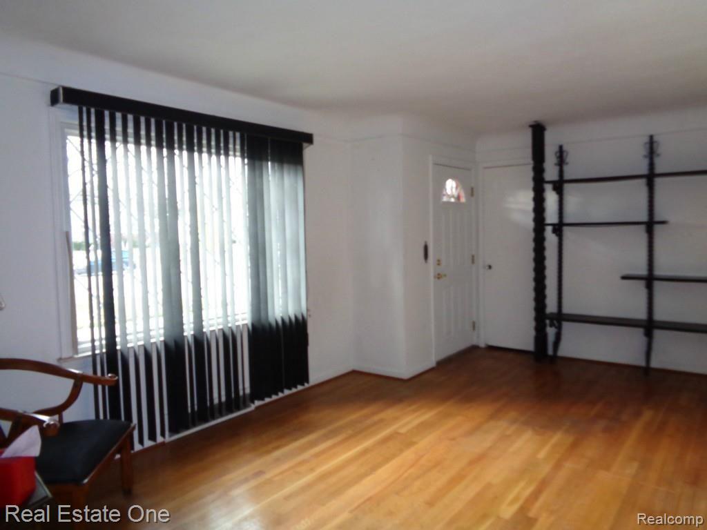13451 Trenton Road Southgate, MI 48195 - Photo 7 of 22 Trenton Rd 011.jpg