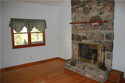 3019 Frontage Road Buchanan, VA 24066 - Photo 8 of 49 Great Room w/Double Windows