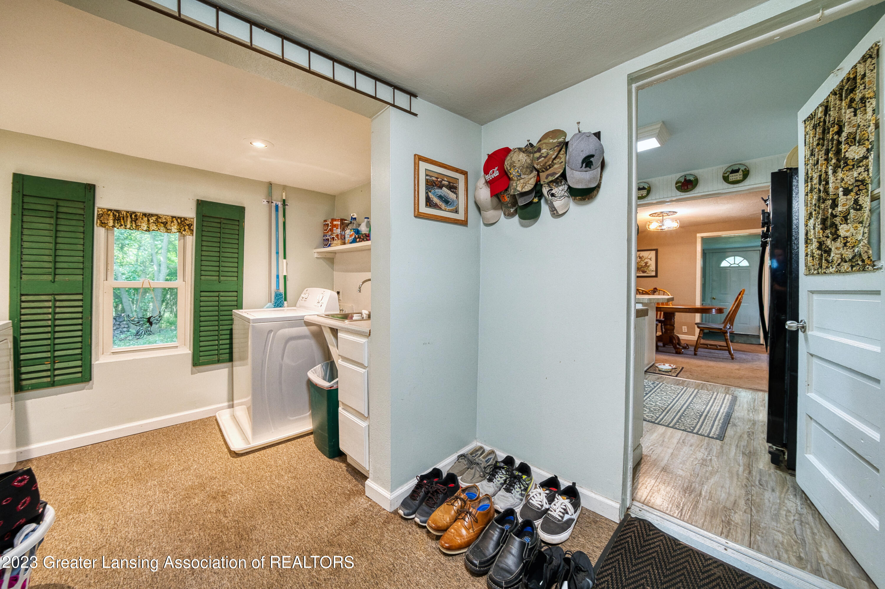 6733 Loomis Road Dewitt, MI 48820 - Photo 14 of 47 Mud Room/Laundry