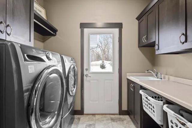 $809,900 | 4982 Potters Crossing, Pulaski, WI 54162