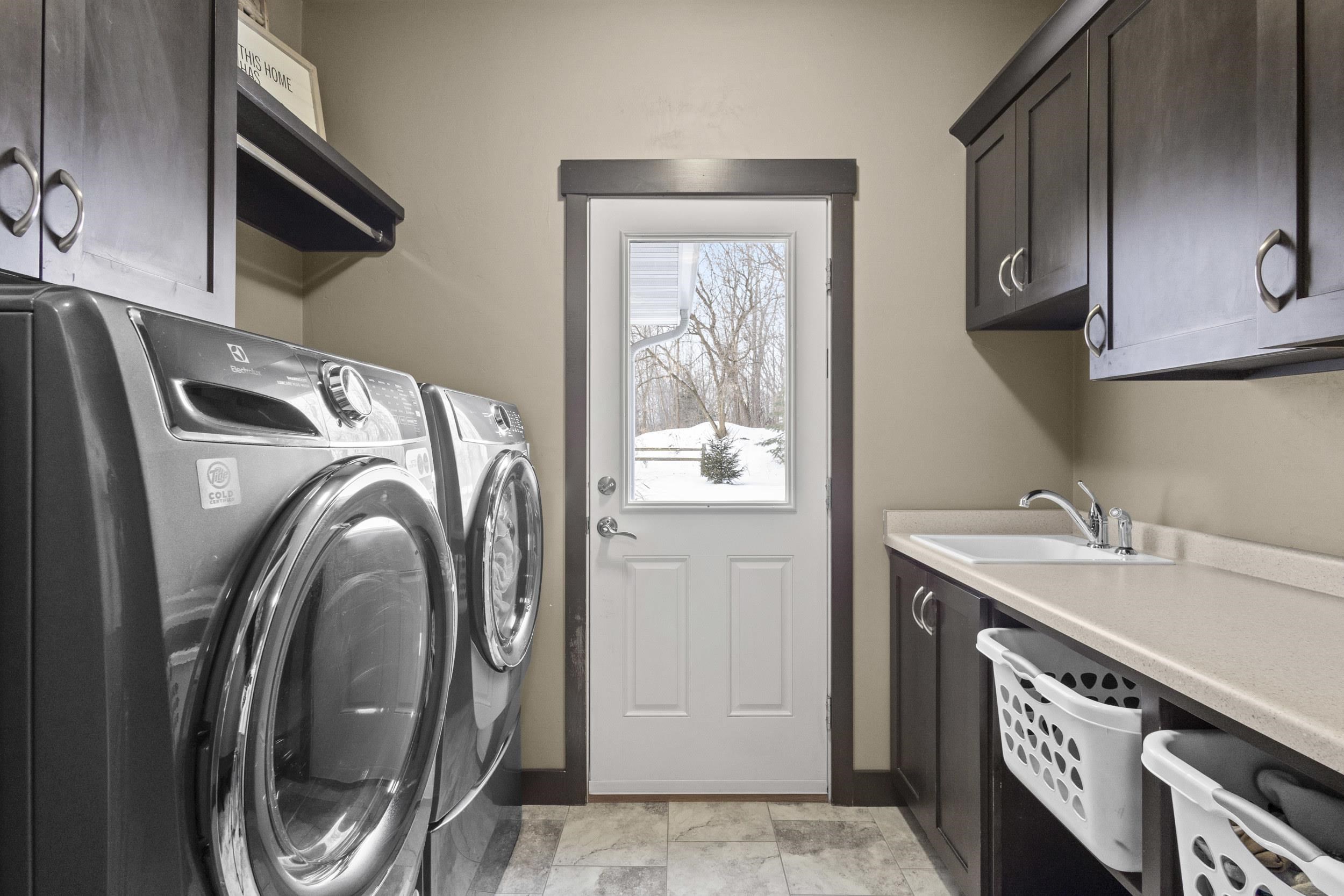 4982 Potters Crossing Pulaski, WI 54162 - Photo 13 of 61