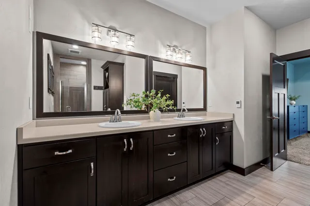 $809,900 | 4982 Potters Crossing, Pulaski, WI 54162