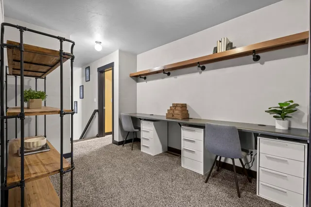 $809,900 | 4982 Potters Crossing, Pulaski, WI 54162