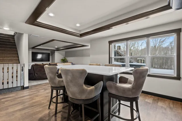 $809,900 | 4982 Potters Crossing, Pulaski, WI 54162