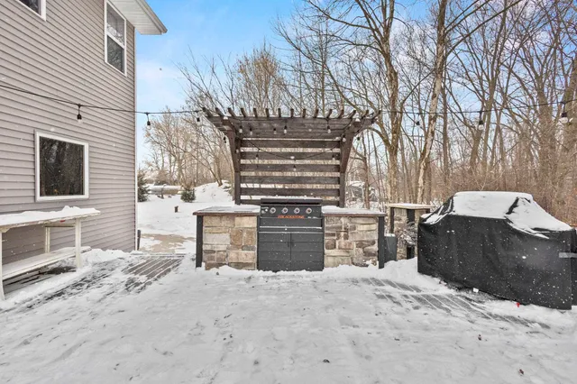 $809,900 | 4982 Potters Crossing, Pulaski, WI 54162