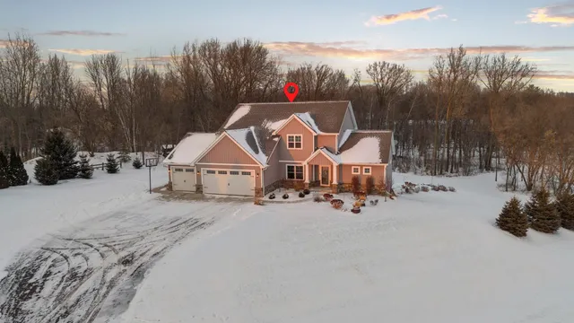$809,900 | 4982 Potters Crossing, Pulaski, WI 54162