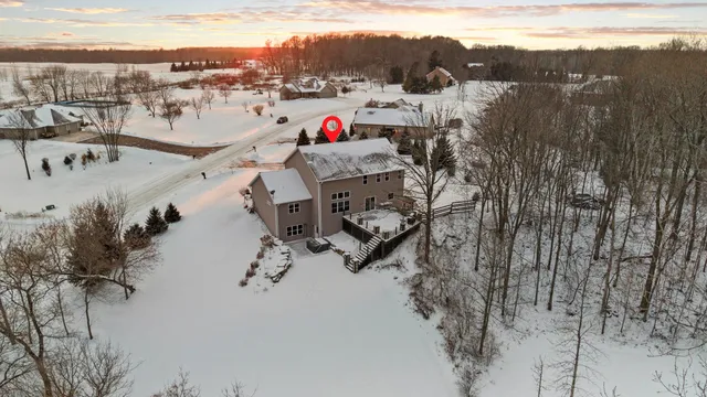 $809,900 | 4982 Potters Crossing, Pulaski, WI 54162