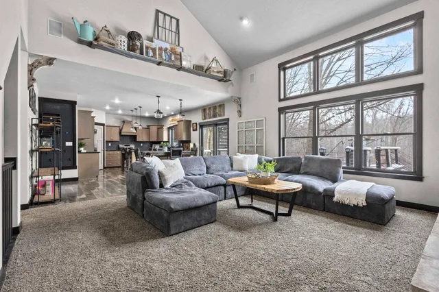 $809,900 | 4982 Potters Crossing, Pulaski, WI 54162