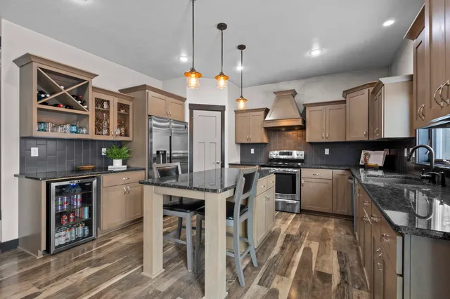 $809,900 | 4982 Potters Crossing, Pulaski, WI 54162