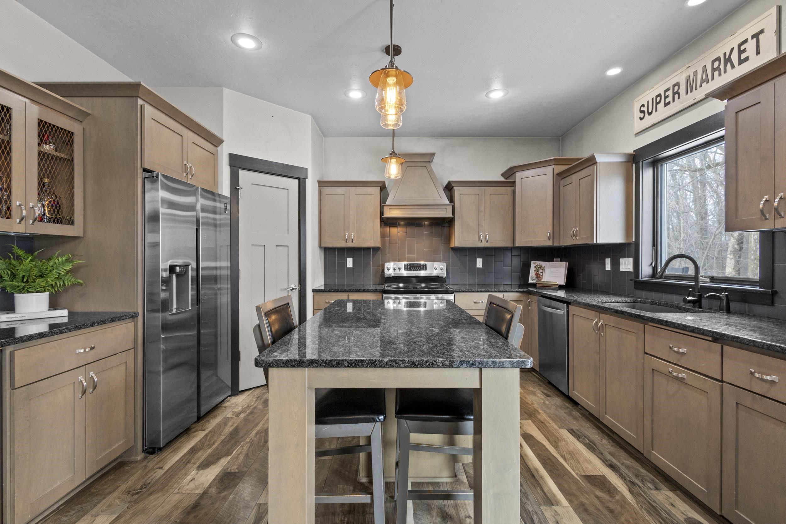 4982 Potters Crossing Pulaski, WI 54162 - Photo 9 of 61