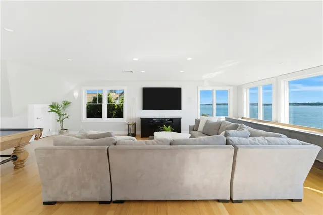 $6,200,000 | 264 Colonel John Gardner Road, Narragansett, RI 02882