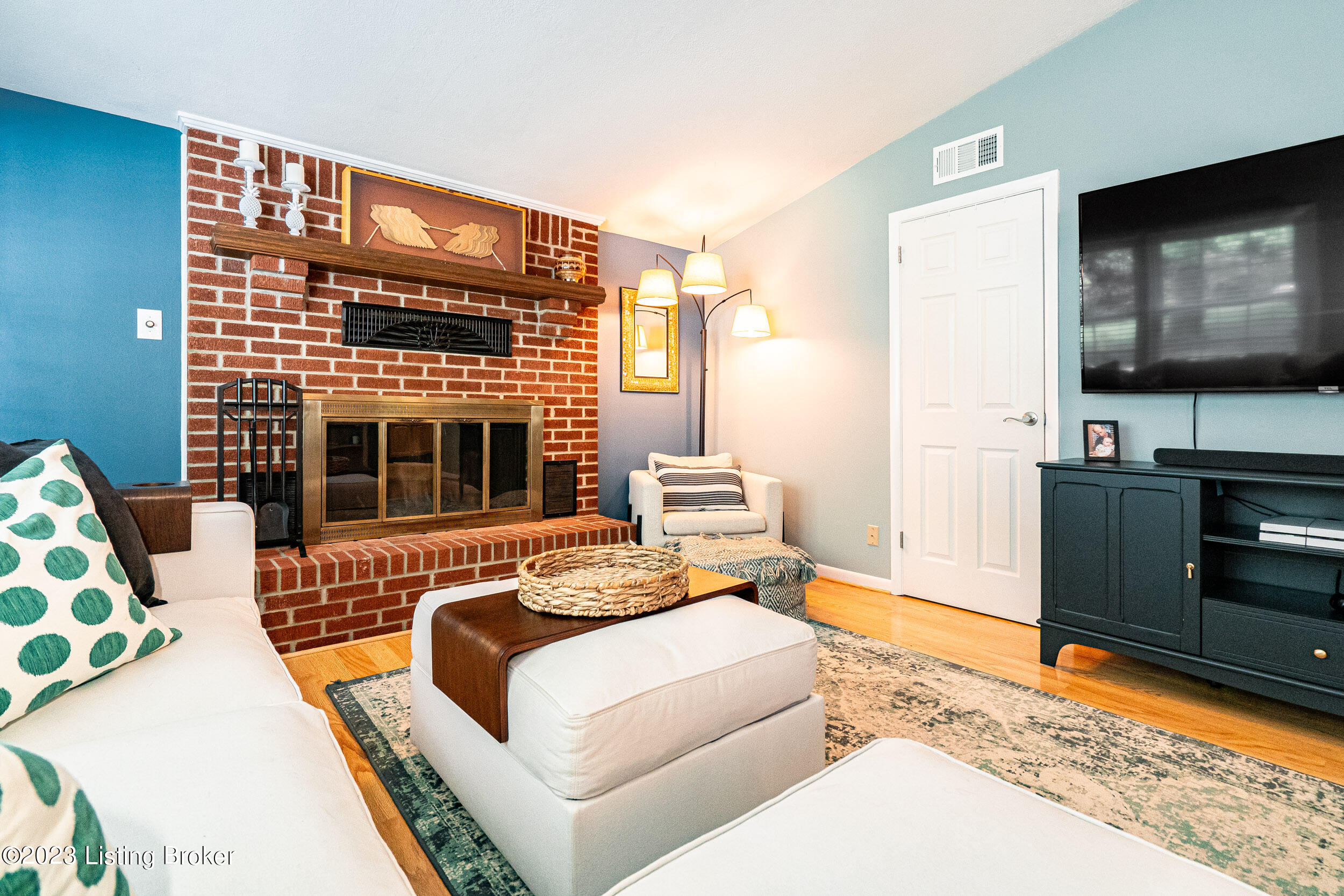 3032 Nepperhan Road Louisville, KY 40220 - Photo 5 of 32 3032 Nepperhan Rd-16