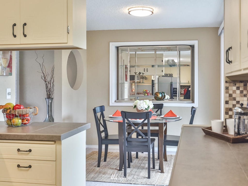 435 Southwest 127th Street Seattle, WA 98146 - Photo 8 of 25 Gallery Image 8